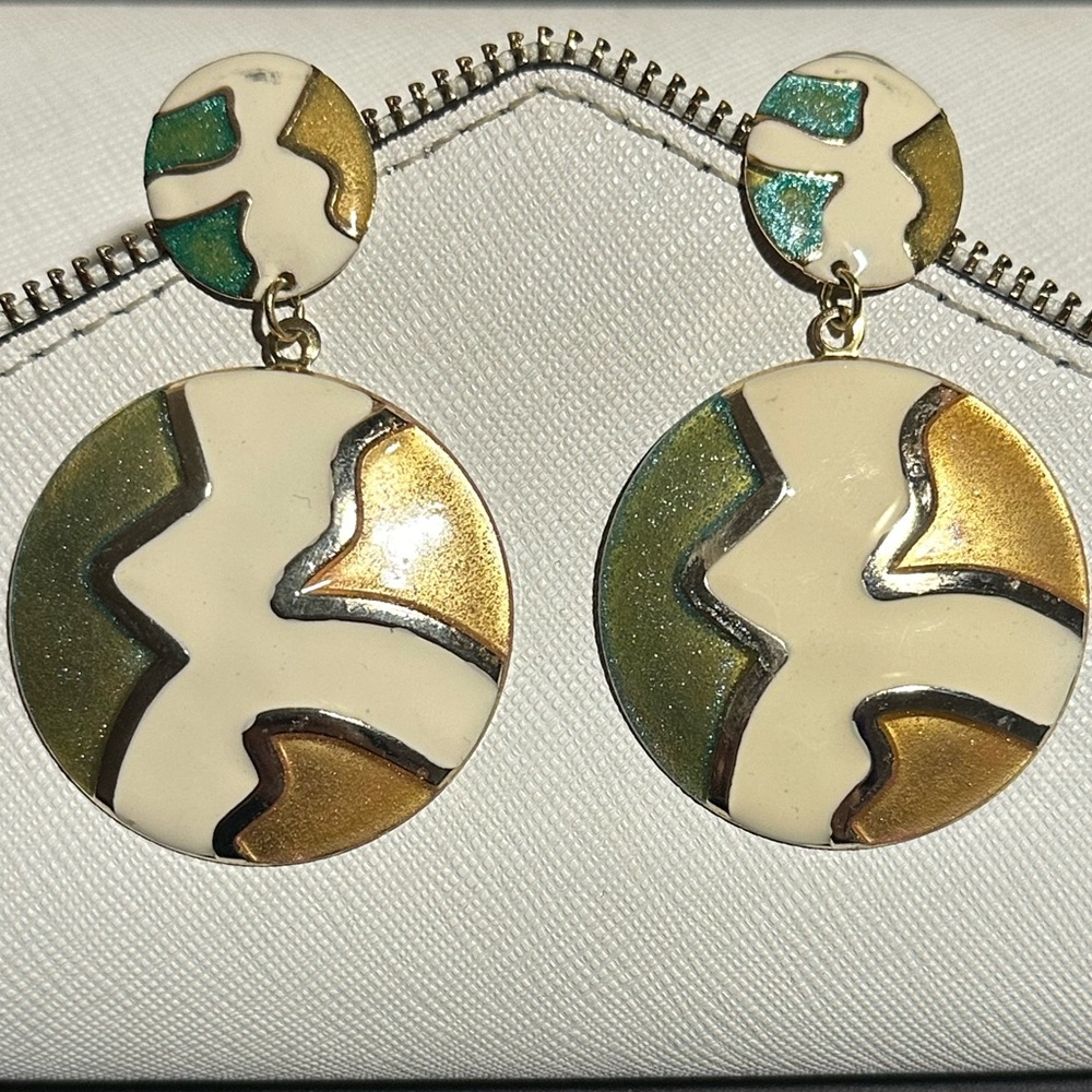 Earth tone lightweight tribal earrings green gold cream